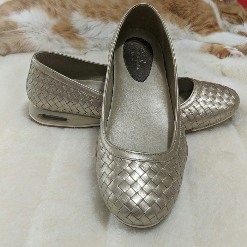 EUC Cole Haan Nike Air Gold Flats